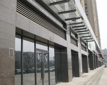 我公司顺利承接一批外墙干挂石材工程